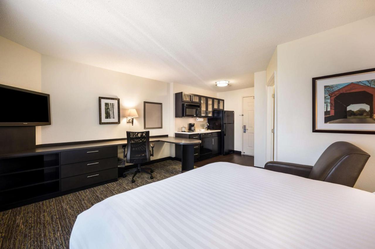 Sonesta Simply Suites Detroit Warren Exterior photo