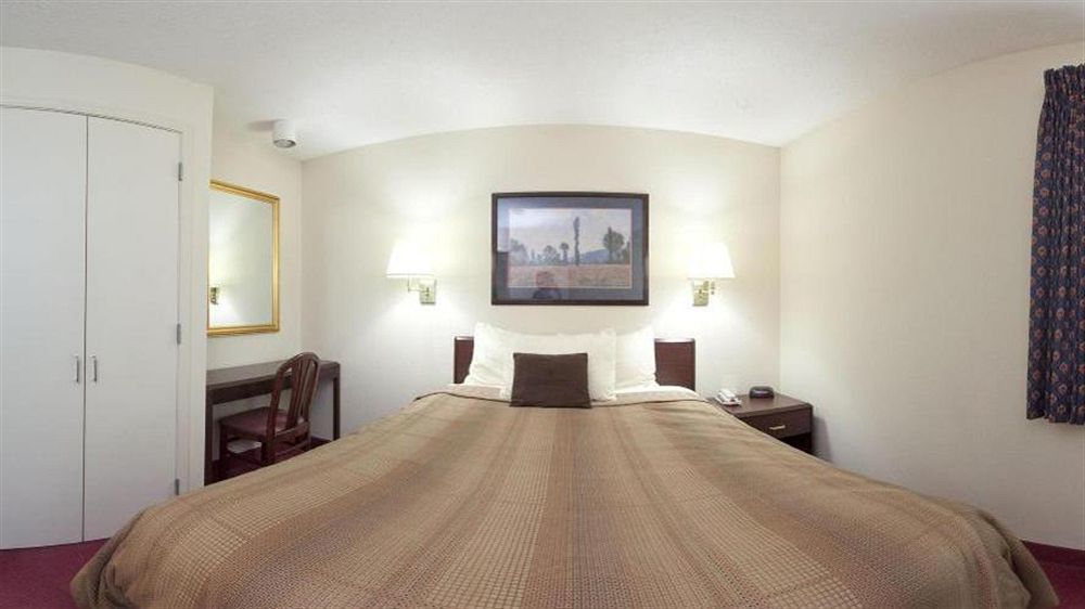 Sonesta Simply Suites Detroit Warren Exterior photo